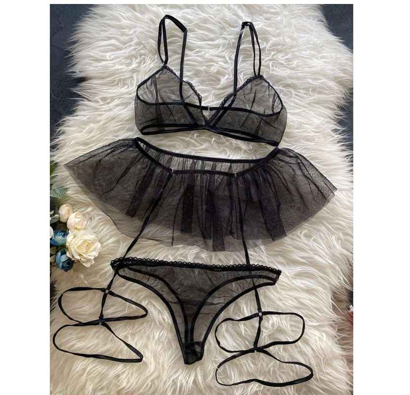 Amali Bra and Garter Lingerie Set