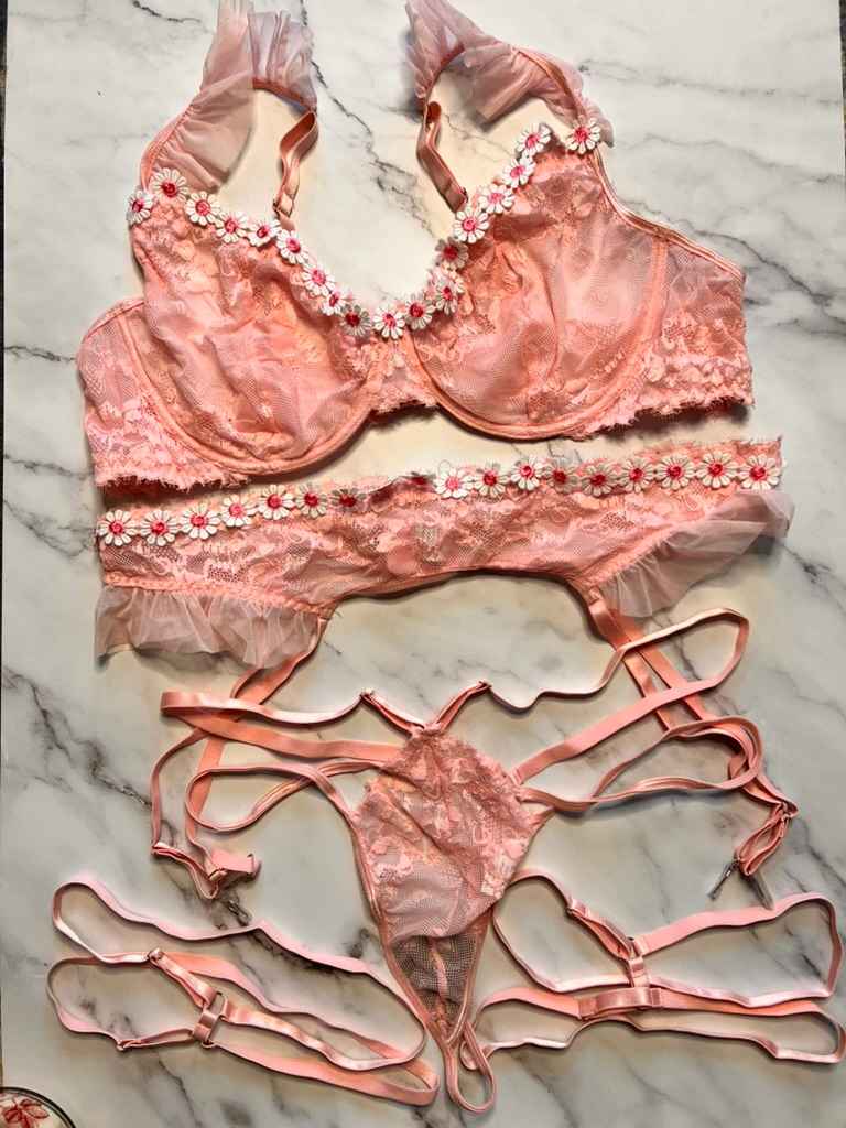 Kira Bra and Garter Lingerie Set