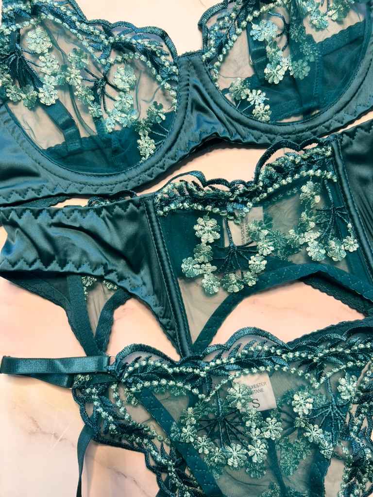 Elaine Bra and Garter Lingerie Set